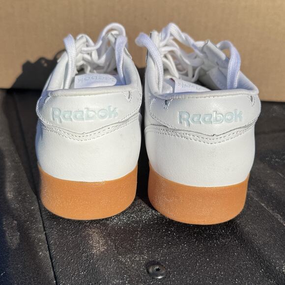 Aerobic Reebok Classic Shoes Womens 9 White Gum Low Leather Sneakers 420FZ2034‎ - Picture 4 of 12
